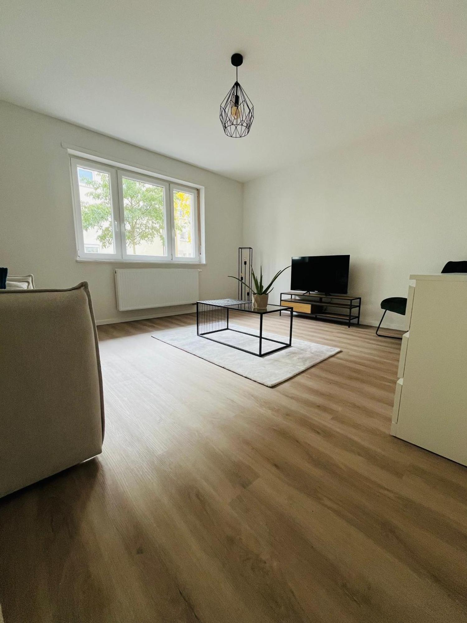 Black Forest City Apartment Mit Kostenlosem Parkplatz Freiburg im Breisgau Ngoại thất bức ảnh