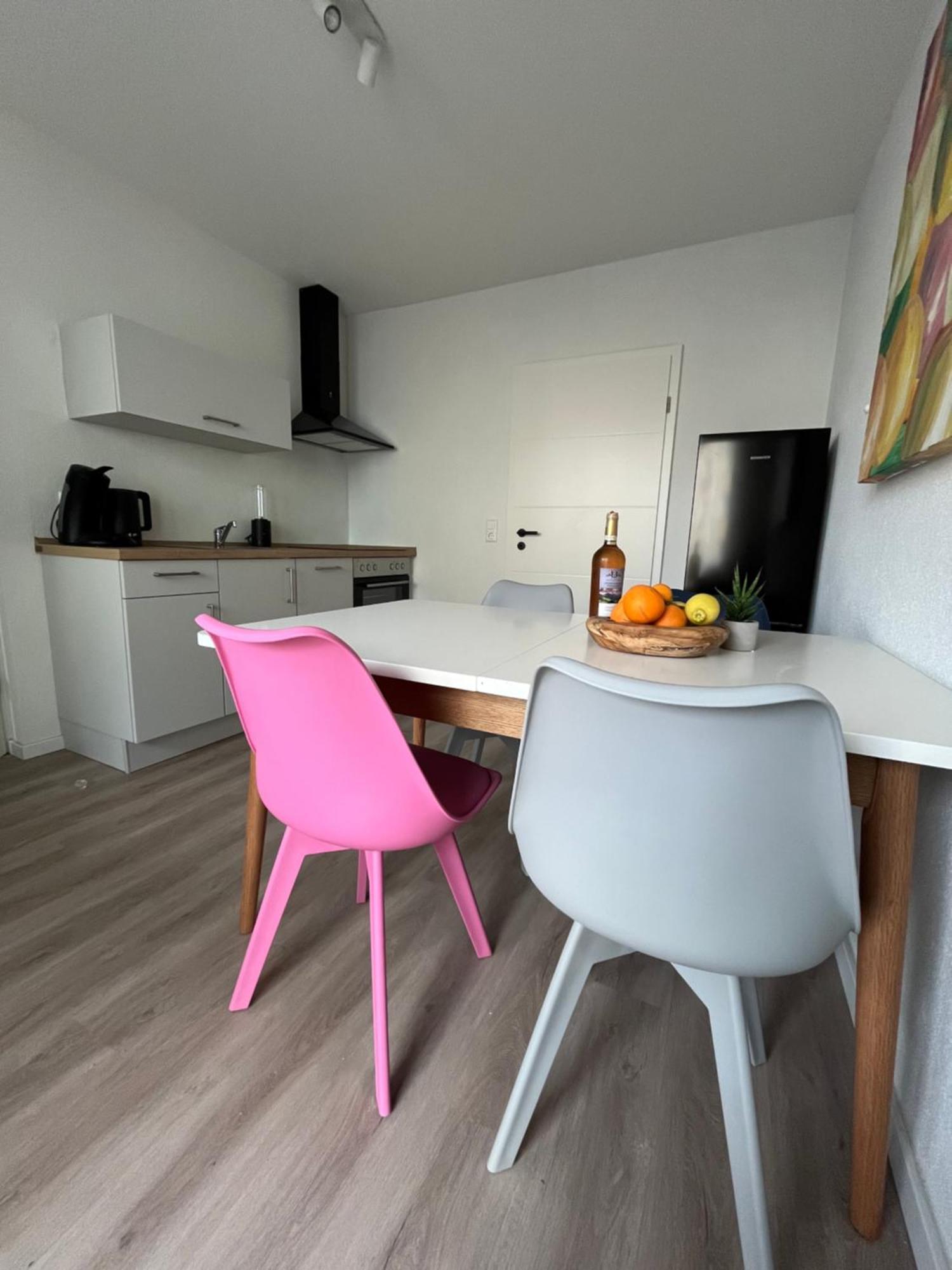 Black Forest City Apartment Mit Kostenlosem Parkplatz Freiburg im Breisgau Ngoại thất bức ảnh