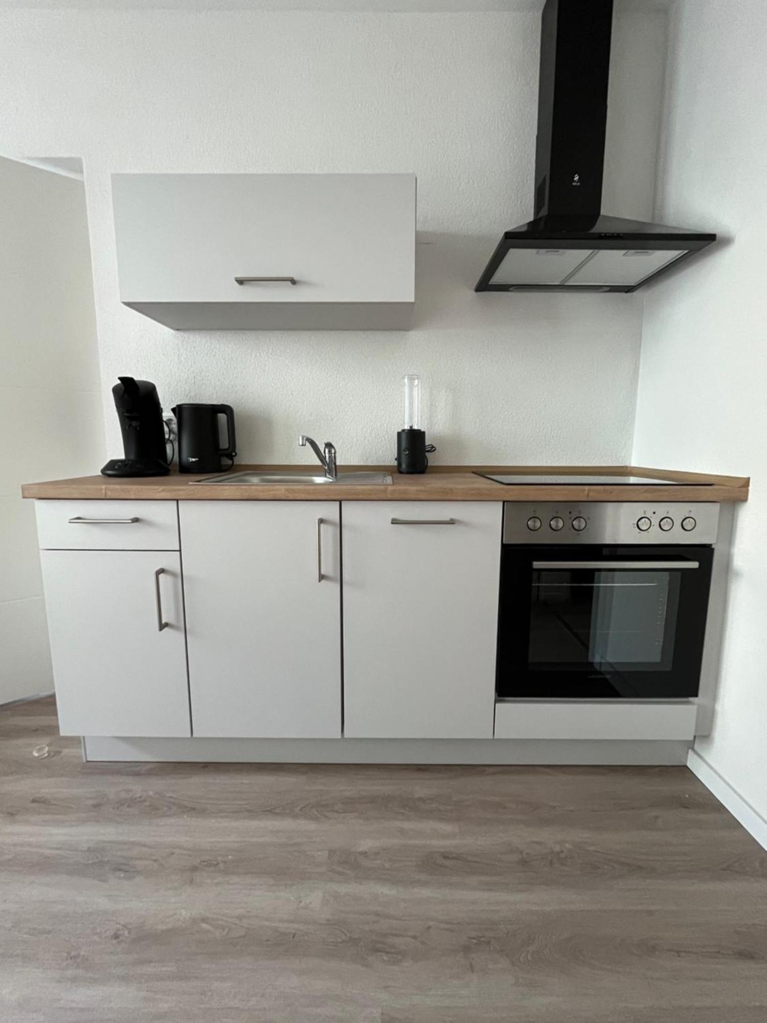 Black Forest City Apartment Mit Kostenlosem Parkplatz Freiburg im Breisgau Ngoại thất bức ảnh